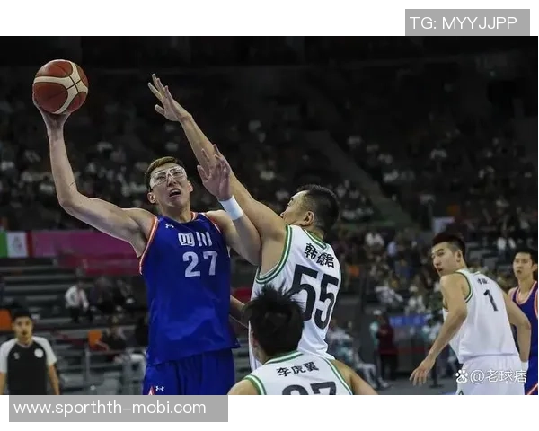 周琦半场表现出色攻守兼备贡献7分4板1断1帽正负值高达12